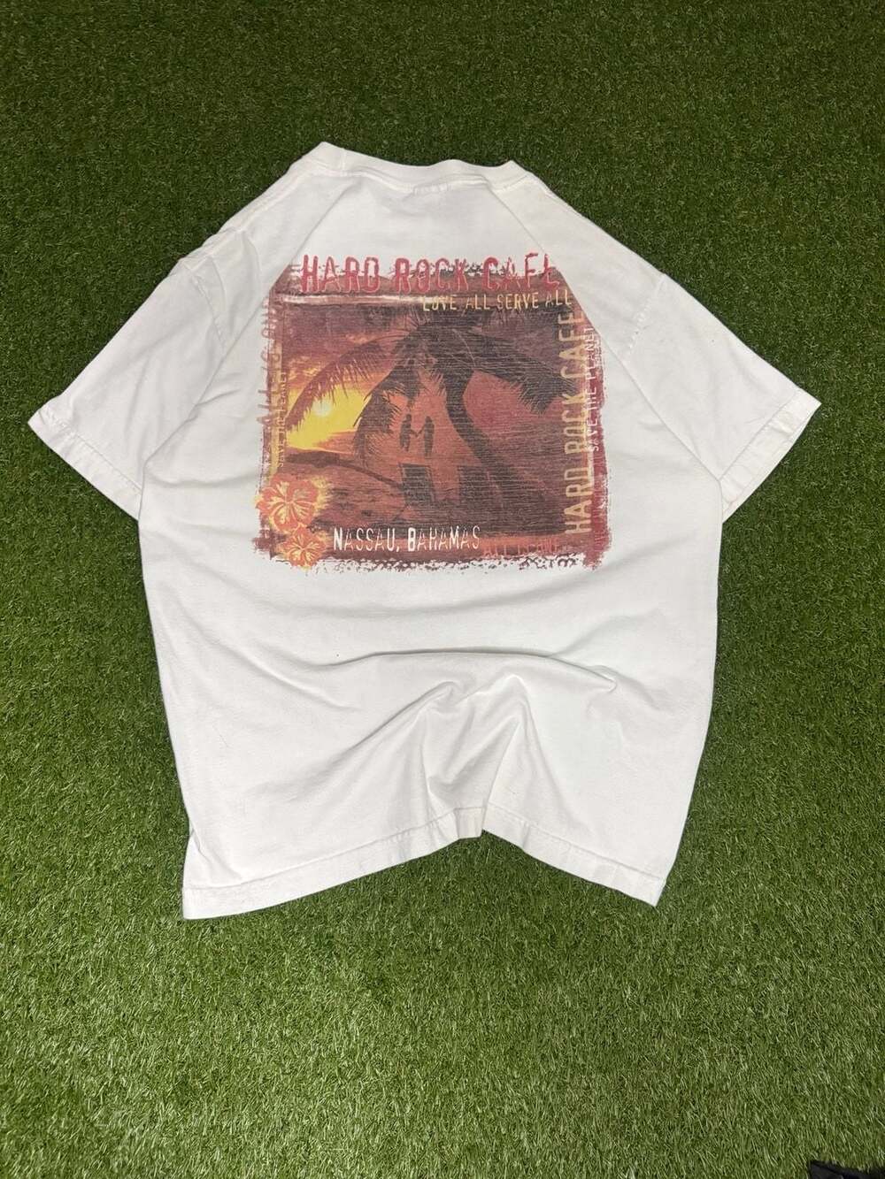 Vintage Hard Rock Cafe Nassau Bahamas Sunset Graphic T-Shirt Large